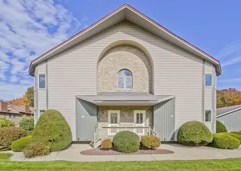 153 Pine Grv #153, South Hadley, MA 01075