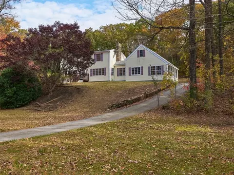 70 Clark Rd, Sturbridge, MA 01518