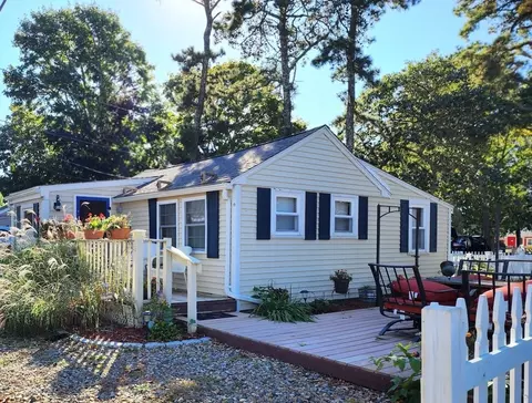 262 Old Wharf Rd #111, Dennis, MA 02639
