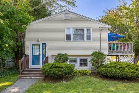 40 Cutter St, Melrose, MA 02176