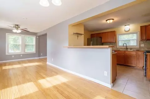64 Fullerton St, Springfield, MA 01151 photo 11
