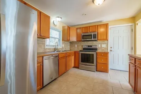 64 Fullerton St, Springfield, MA 01151 photo 14