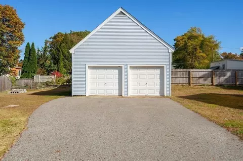 64 Fullerton St, Springfield, MA 01151 photo 6