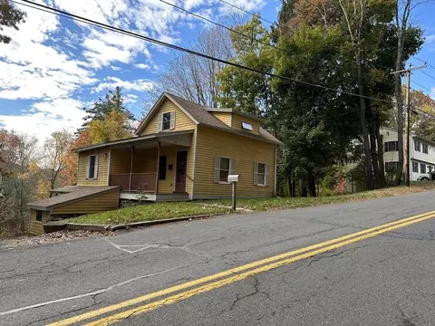 118 Petty Plain Rd, Greenfield, MA 01301