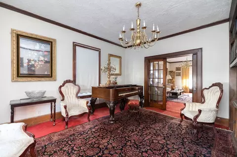 186 Buckingham St, Springfield, MA 01109 photo 5