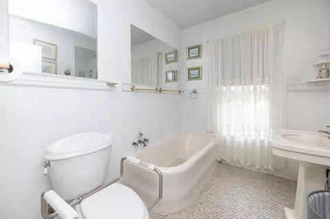 186 Buckingham St, Springfield, MA 01109 photo 32