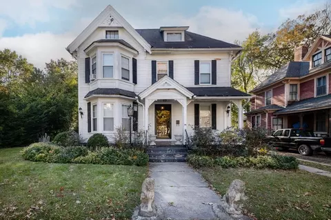 186 Buckingham St, Springfield, MA 01109
