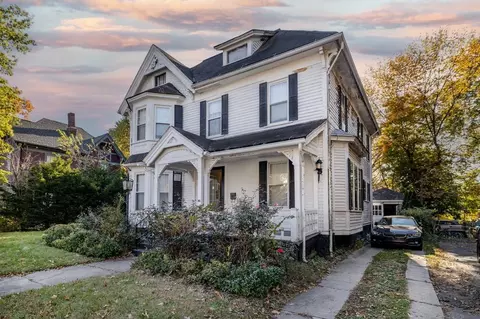 186 Buckingham St, Springfield, MA 01109 photo 2