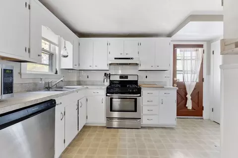 26 Mckinley St, Maynard, MA 01754 photo 2