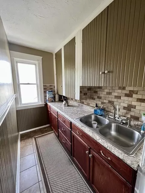 1 Lapierre St, Worcester, MA 01604 photo 8