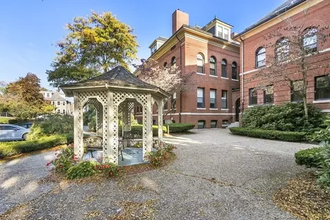 1 School St #208, Arlington, MA 02476