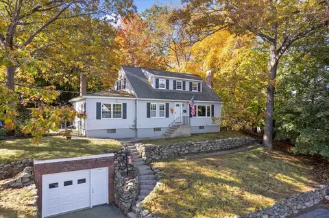 40 Dunstable Rd, Chelmsford, MA 01863