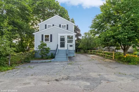 25 Brewster Rd, Weymouth, MA 02191