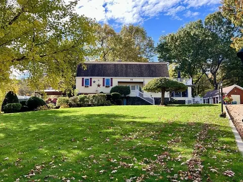 86 Belmont St, Fitchburg, MA 01420