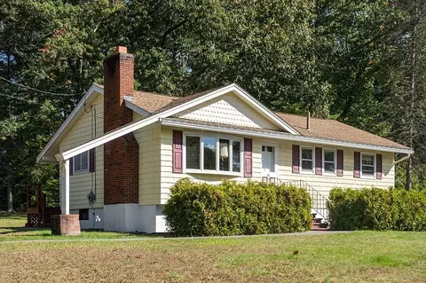 14 Kearsage St, Tewksbury, MA 01876