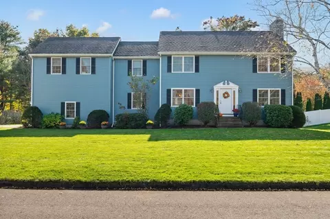 11 Fox Run Dr, Newburyport, MA 01950