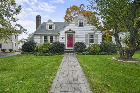 6 Richard Ave, Shrewsbury, MA 01545