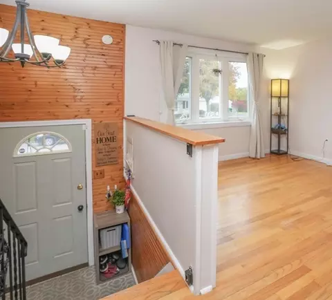 169 Casey Dr, Chicopee, MA 01020 photo 2