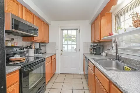 169 Casey Dr, Chicopee, MA 01020 photo 8