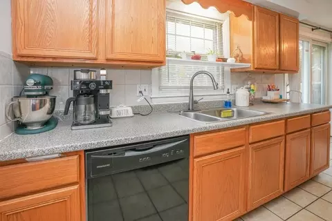 169 Casey Dr, Chicopee, MA 01020 photo 10
