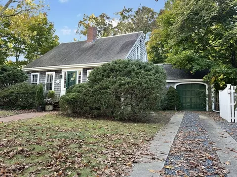 265 Sandwich St, Plymouth, MA 02360