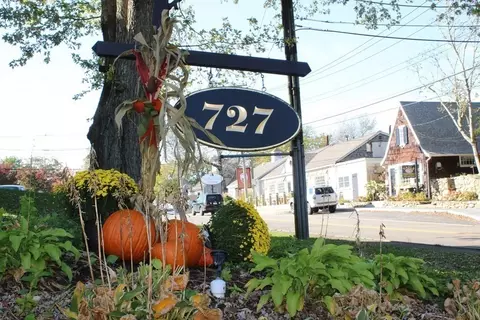 727 Main St #E1, Osterville, MA 02655