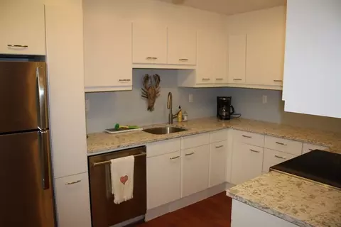 727 Main St #E1, Osterville, MA 02655 photo 11