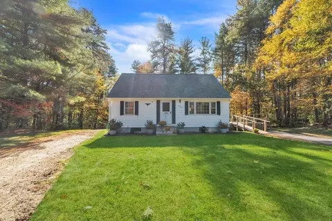 34 Mountainview Dr, Hampden, MA 01036