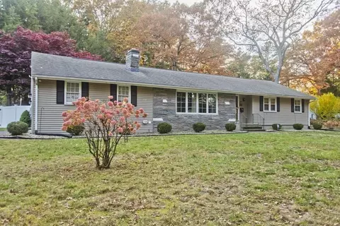 831 S Branch Pkwy, Springfield, MA 01118
