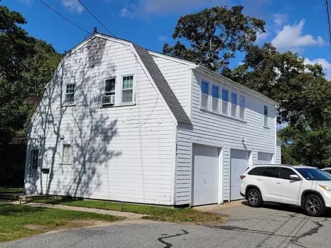 942 W Main St, Centerville, MA 02632 photo 6
