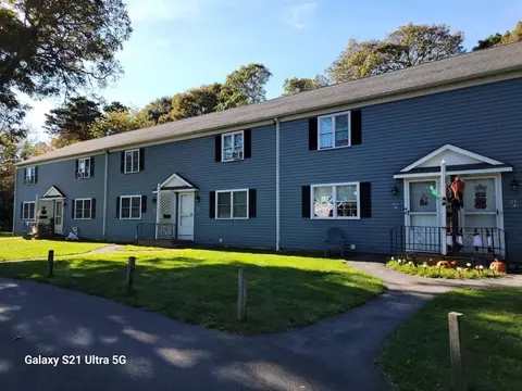 942 W Main St, Centerville, MA 02632 photo 2