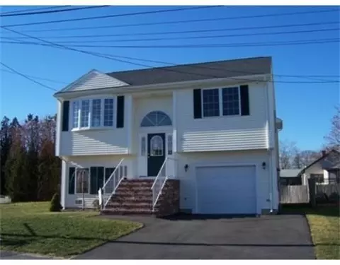 30 Osborn St, New Bedford, MA 02740