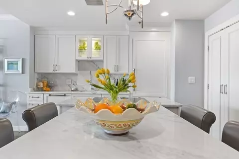 234 Causeway St #907, Boston, MA 02114
