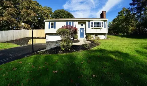 20 Como Dr, Attleboro, MA 02703