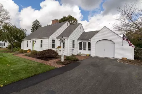 15 Hunting Ln, Wilbraham, MA 01095
