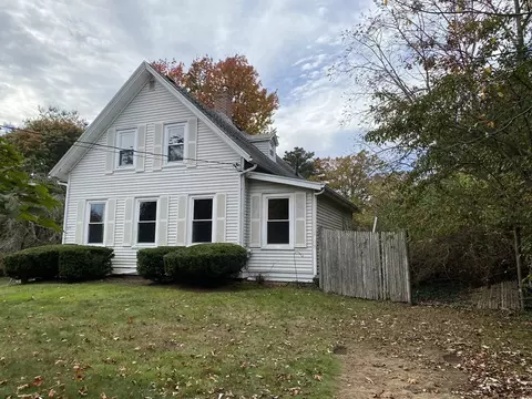 375 Salem St, Rockland, MA 02370
