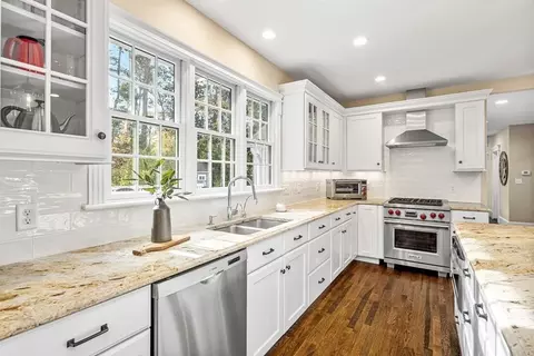 6 Peter Hobart Dr, Hingham, MA 02043 photo 5
