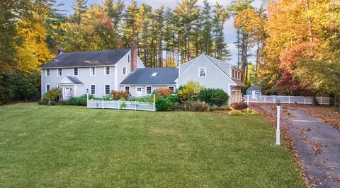 6 Peter Hobart Dr, Hingham, MA 02043