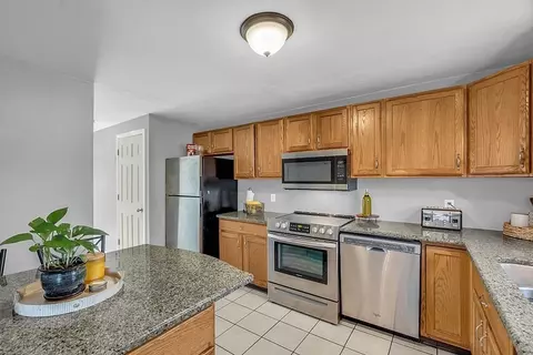 8 Onset St # -A, Worcester, MA 01604 photo 10