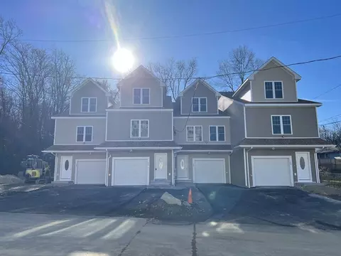 16 Taunton St # B, Worcester, MA 01604
