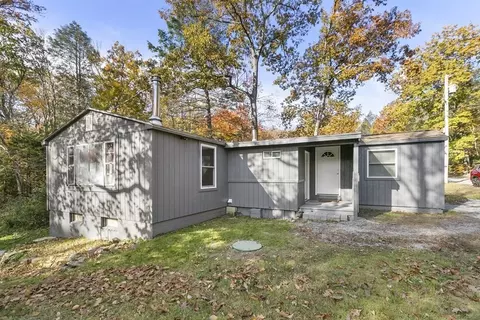 7 Cote Ave, Ashburnham, MA 01430