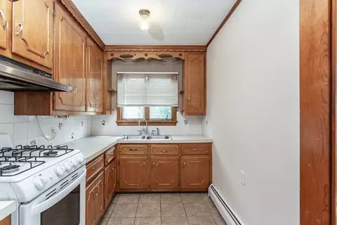 325 Hope St, Fall River, MA 02721 photo 9