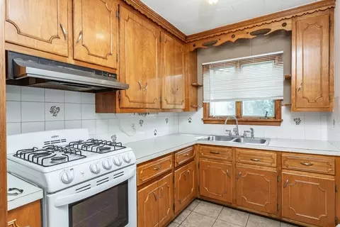 325 Hope St, Fall River, MA 02721 photo 10