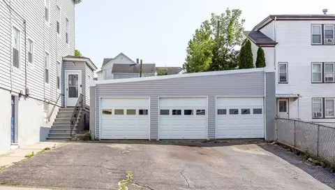 325 Hope St, Fall River, MA 02721 photo 4