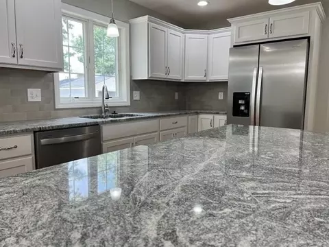 16 Ivan, Springfield, MA 01104 photo 4