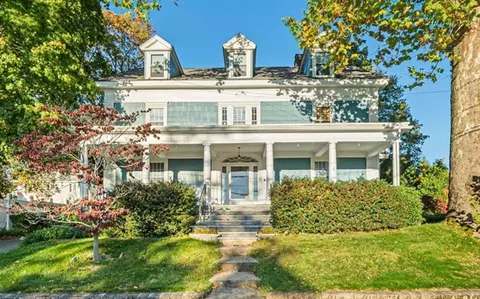 19 Charles St, Braintree, MA 02184