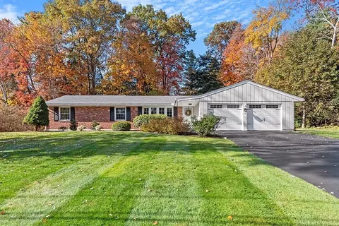 8 Burton Farm Dr, Andover, MA 01810