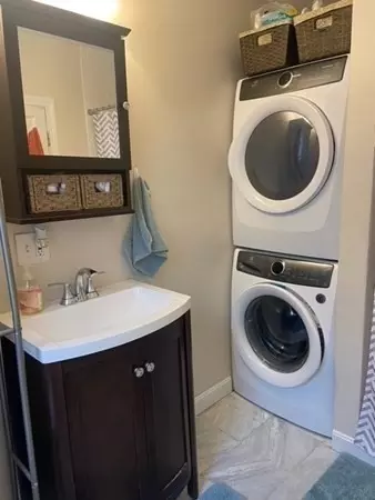 352 E 8th St, Boston, MA 02127 photo 10