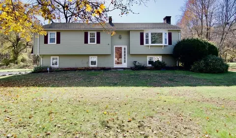 19 Sawmill Dr, Wilbraham, MA 01095
