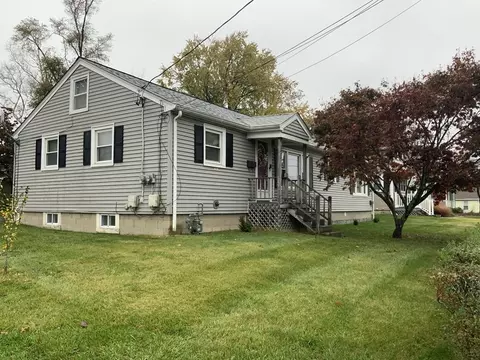 21 Anawan St, Taunton, MA 02780